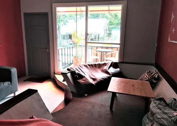 沙美岛红色大型团体度假屋
